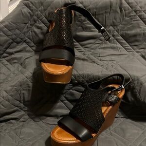 Gianni Bini Stylish Black and Brown Wedge Sandals